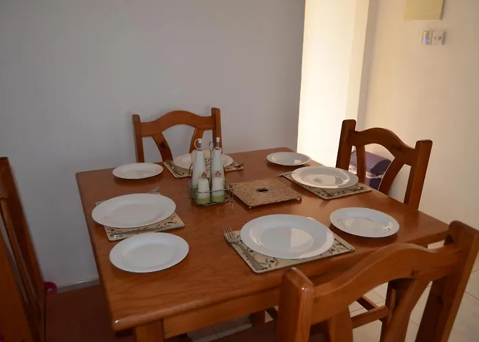 Ithaki Gardens 107 *