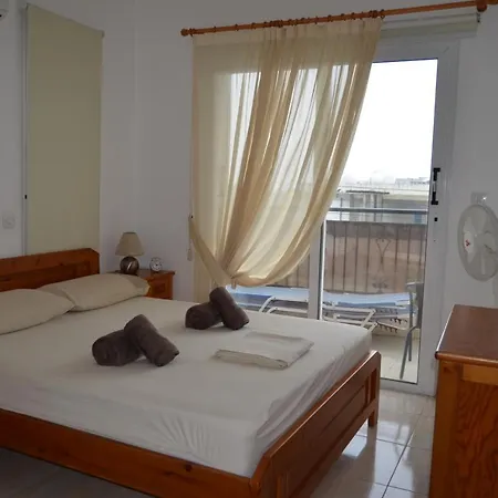 Ithaki Gardens 107 Пафос