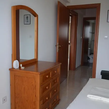 Ithaki Gardens 107 Пафос